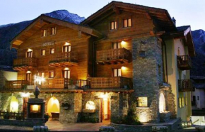 Отель Hotel Maison Saint Jean, Курмайор
